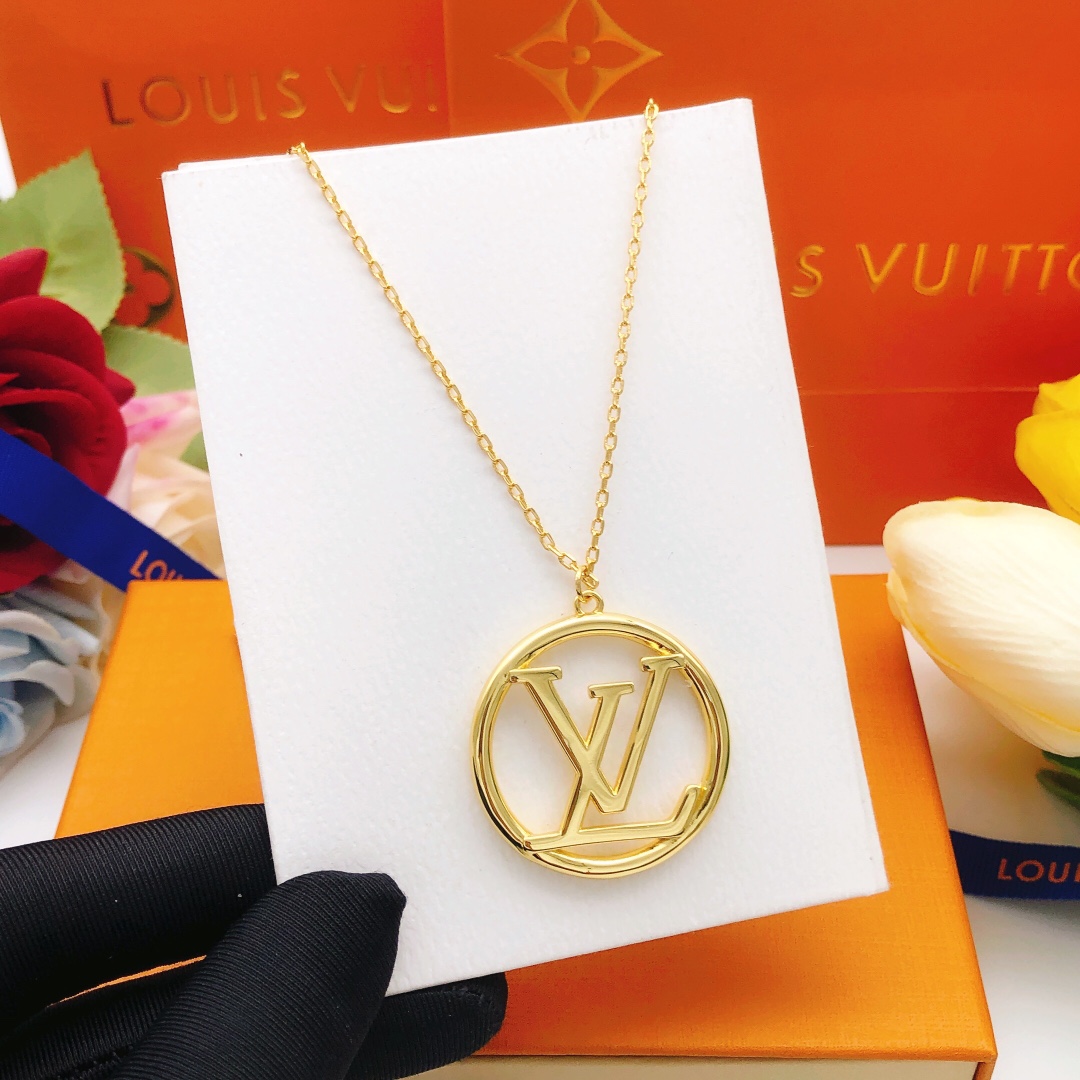 编号LXL0035
 【Lv*最新款🆕🆕圆形项链】一致专柜🆕黄铜材质