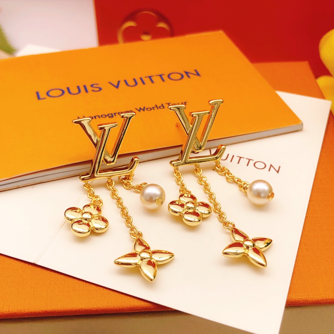 编号LED0177
 【Lv*最新款🆕🆕流苏耳钉】一致专柜🆕黄铜材质