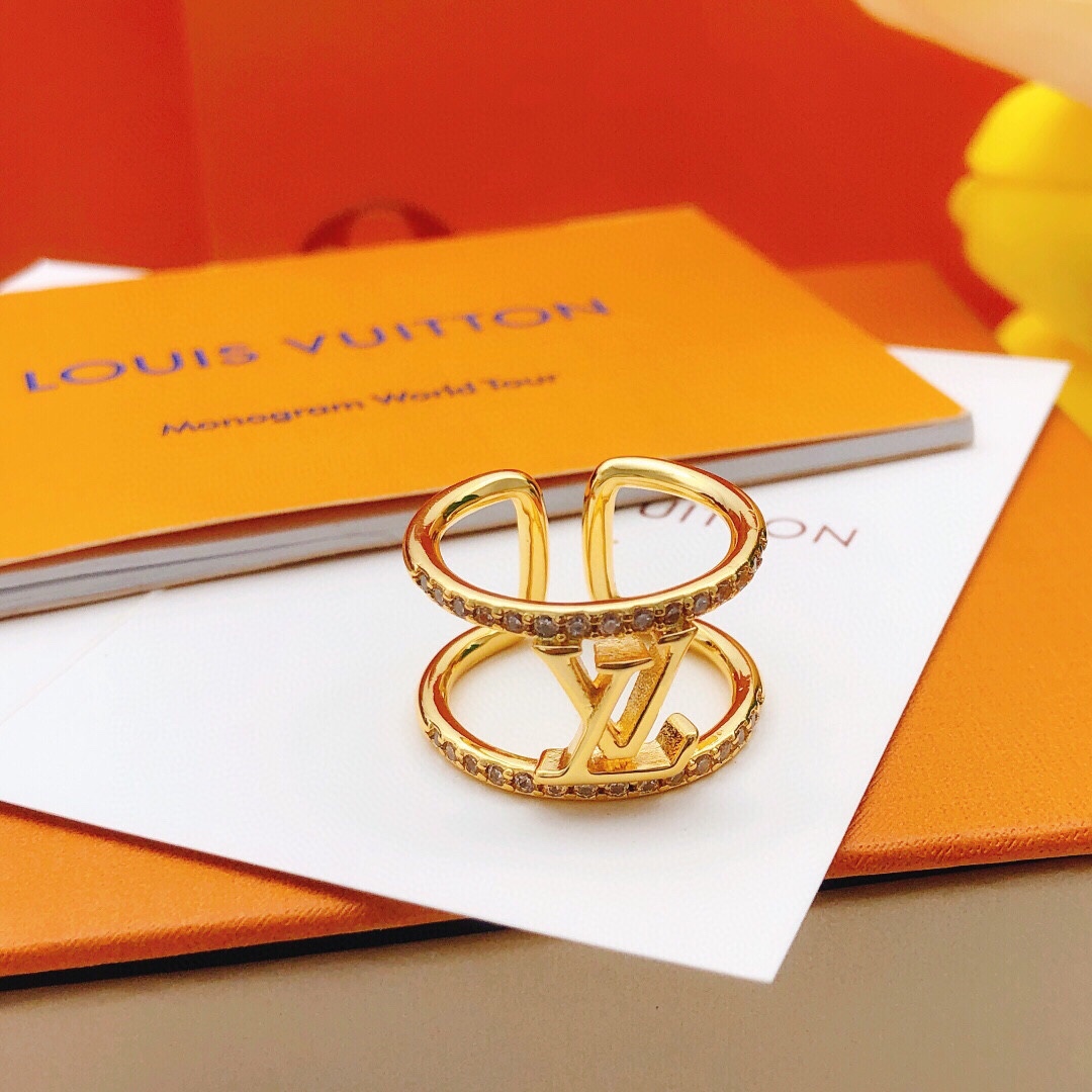 编号LJZ0019
 【Lv*最新款🆕🆕戒指】一致专柜🆕黄铜材质