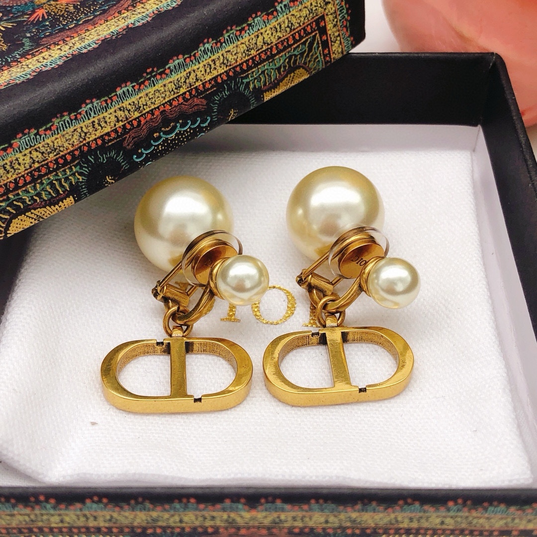 Dior item 4