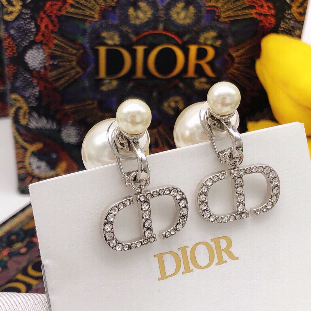 NO:104894,Number DED0080 Dior CD diamond ear clip silver high-quality jewelry, dior19860909编号DED0080 迪奥cd镶钻耳夹银色高版本,饰品精品,dior,Jewelry