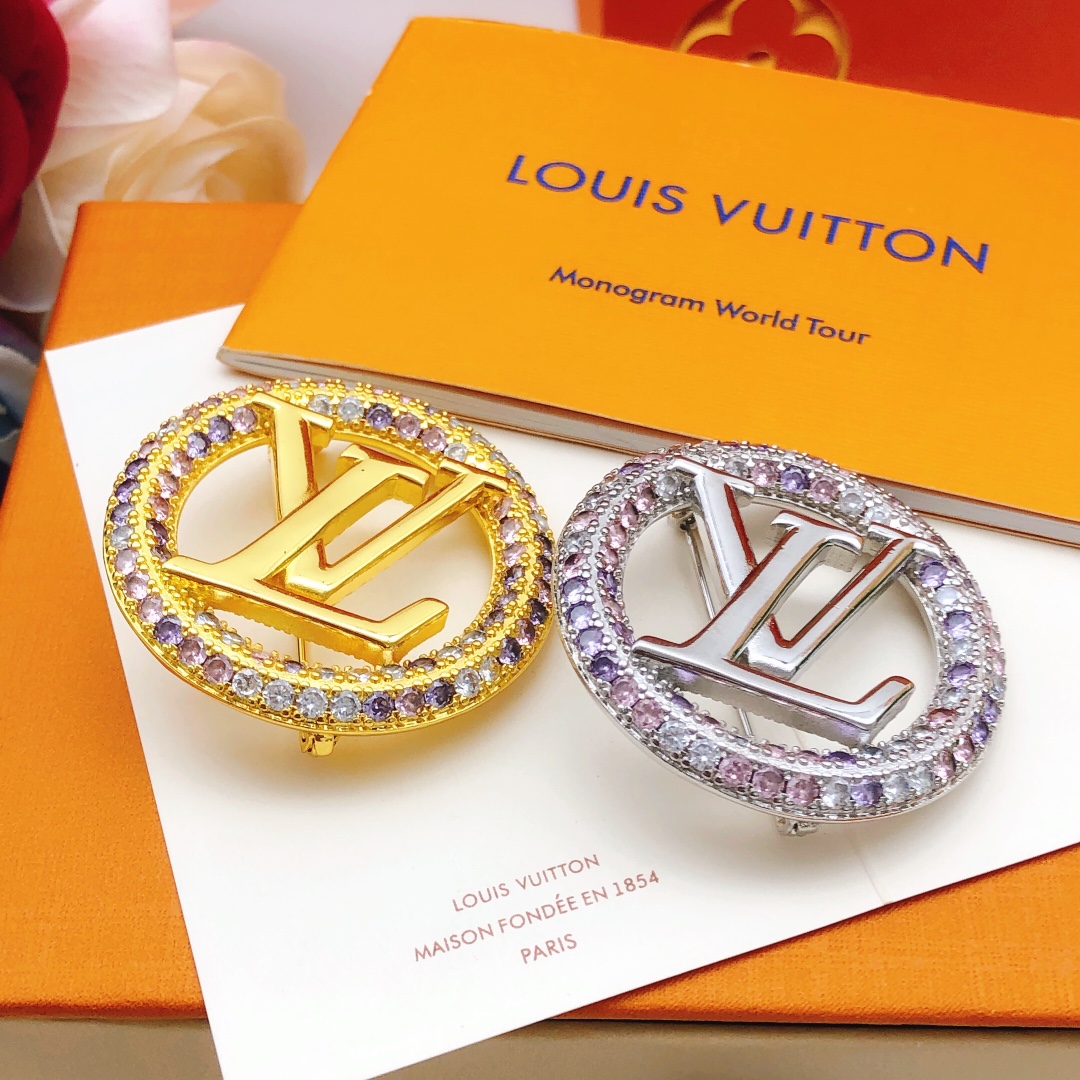 编号LXZ0005
 【Lv*最新款🆕🆕彩钻胸针】一致专柜🆕黄铜材质