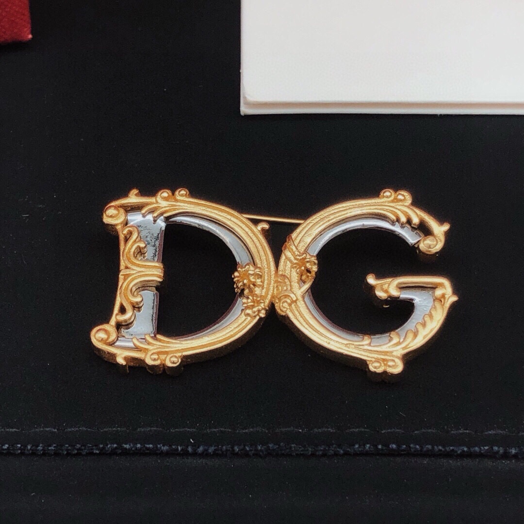 编号DGXZ0001
 【DG*最新款🆕🆕胸针】一致专柜🆕黄铜材质