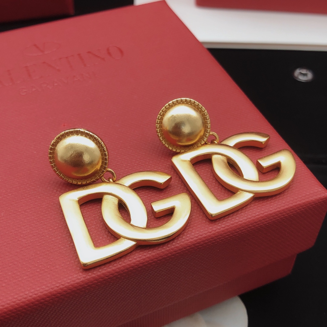 编号DGED0019 中号
 【DG*最新款🆕🆕光面耳勾耳钉】一致专柜🆕黄铜材质