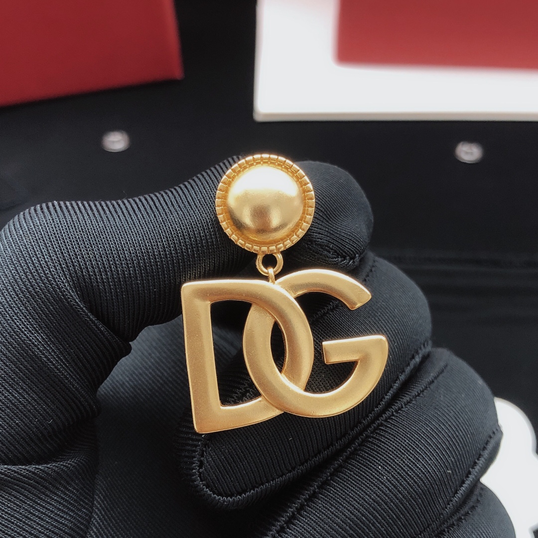 编号DGED0019 中号
 【DG*最新款🆕🆕光面耳勾耳钉】一致专柜🆕黄铜材质