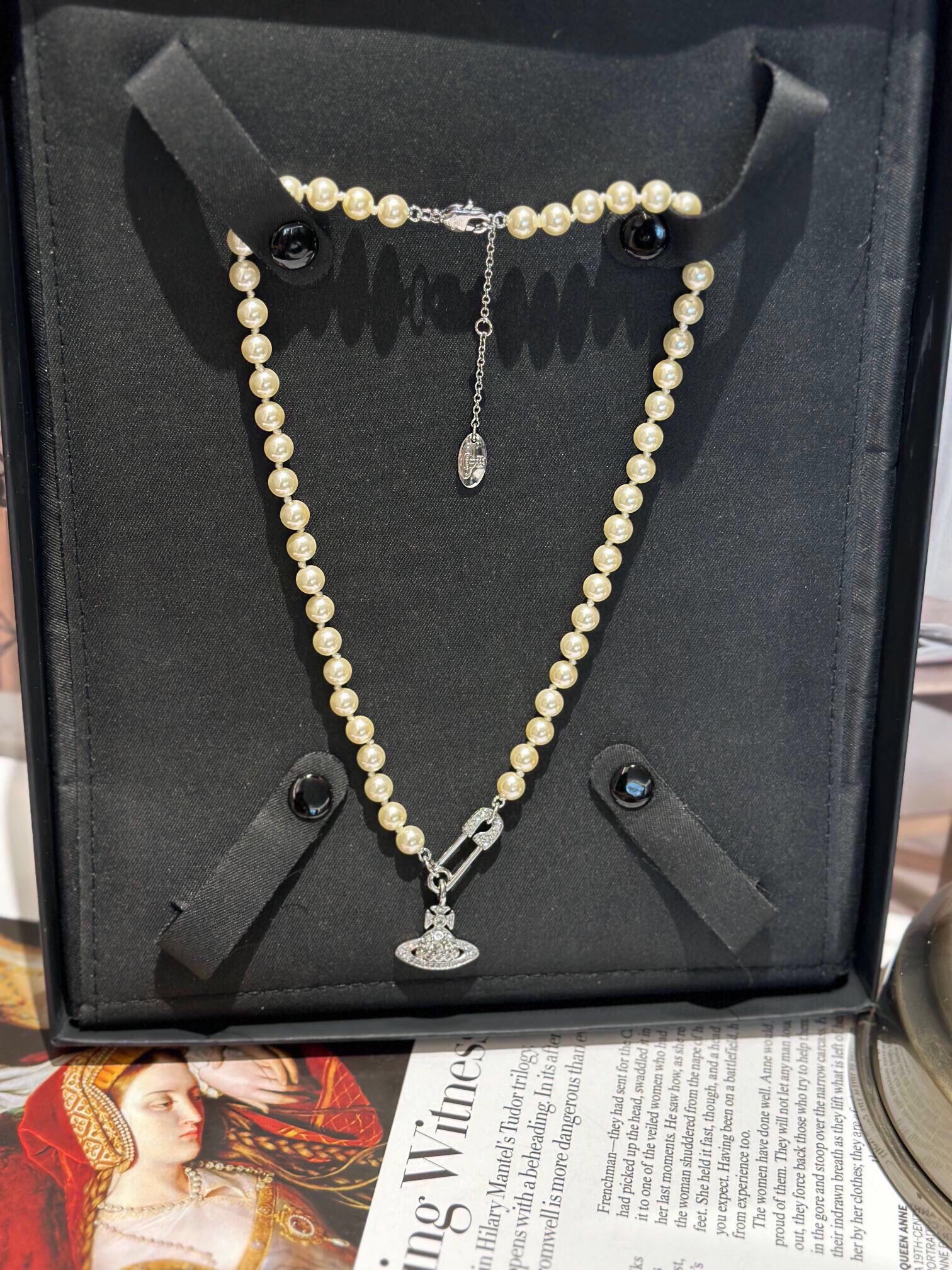 Luxury Fake
 Vivienne Westwood Jewelry Necklaces & Pendants