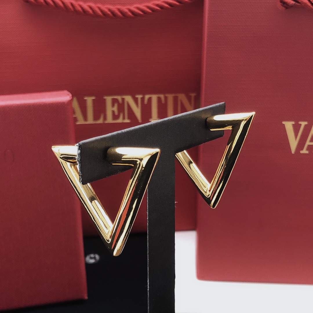编号VED0260
 【ValenTi*o最新款🆕🆕光面三角形耳环】一致专柜🆕黄铜材质