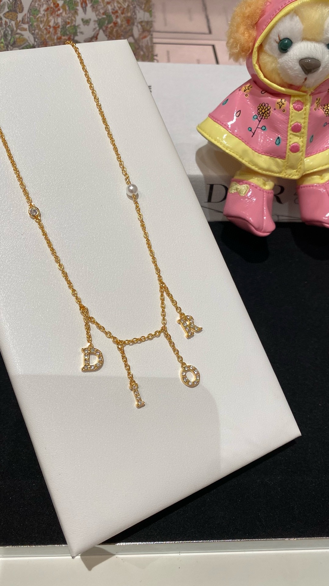 NO:104900,Number DXL0209 [dio* latest tassel letter necklace] Consistent ZP brass material Dior crystal diamond letter tassel necklace Minimalist design Fashionable and high-end high-end elegant and white-looking Gift zp box, jewelry boutique, dior, dior, necklace19860909编号DXL0209【dio*最新款流苏字母项链】一致ZP黄铜材质 迪奥 晶钻字母流苏项链 极简设计 时髦又高级 高级优雅又显白 赠zp盒,饰品精品,dior,dior,necklace,Jewelry