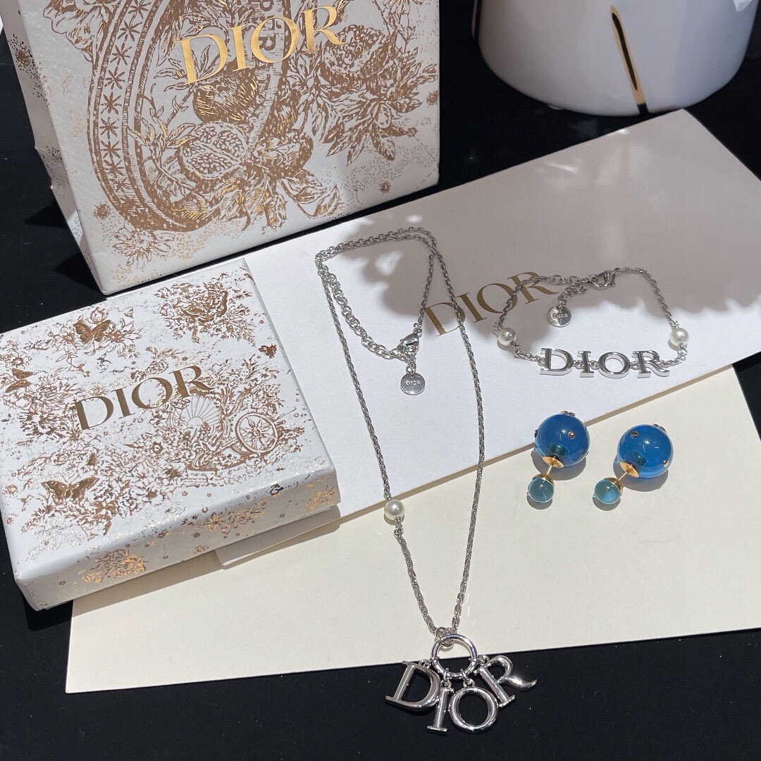 Necklace - Jewelry 6