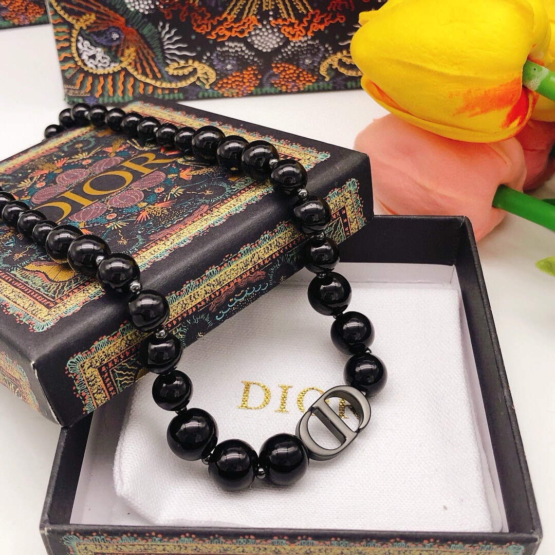 编号DXL0142
迪奥DIOR 原单新品 CD黑色珍珠项链 高端品质，专柜11开模，专柜原版同黄铜材质
