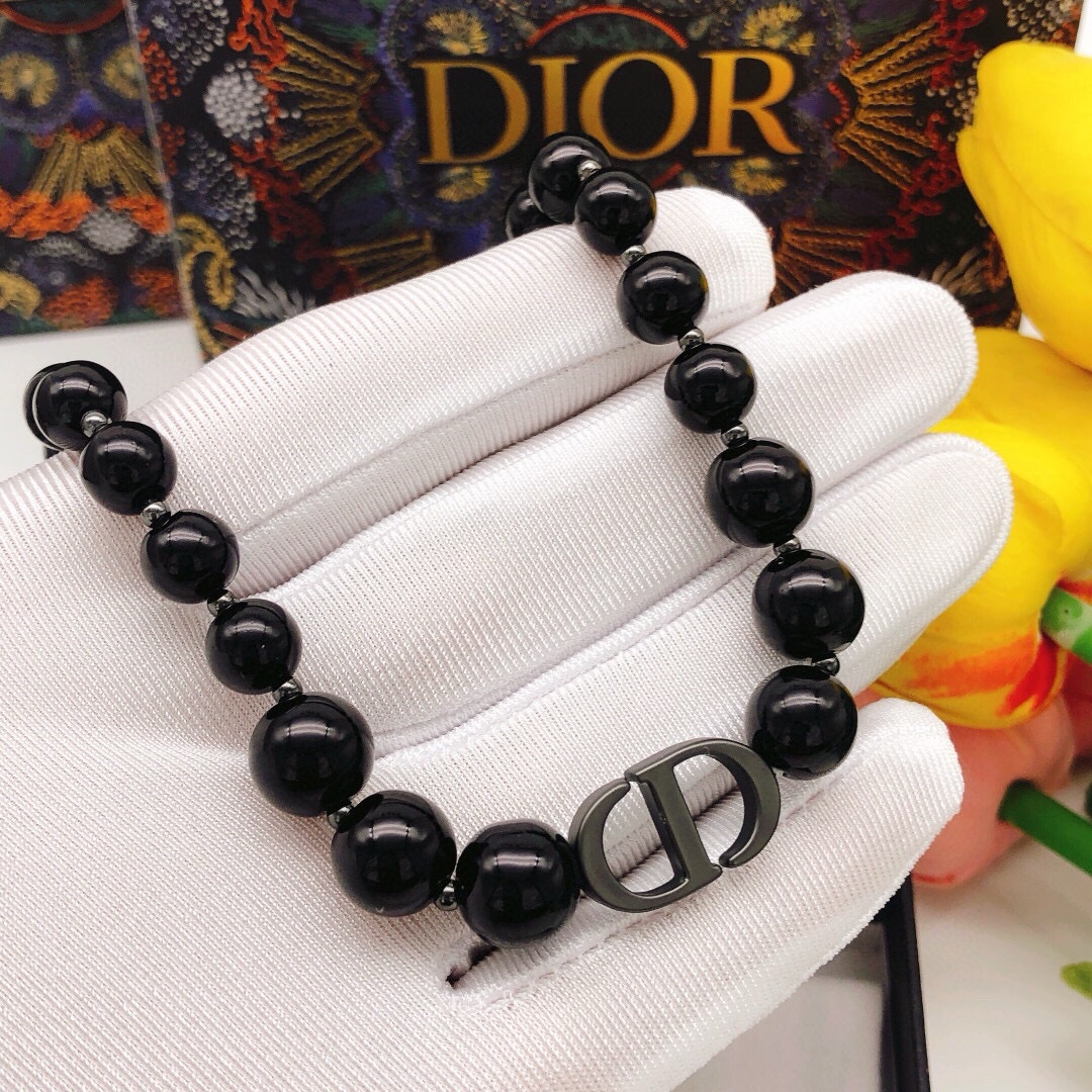 编号DXL0142
迪奥DIOR 原单新品 CD黑色珍珠项链 高端品质，专柜11开模，专柜原版同黄铜材质