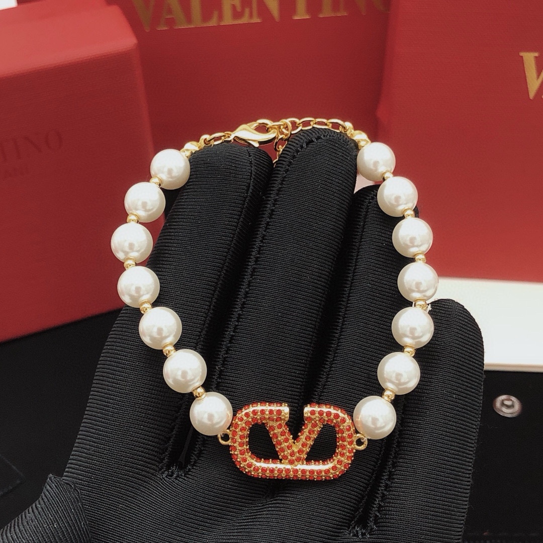 250, VSL 0019. ValenTi*o’s latest pearl bracelet red