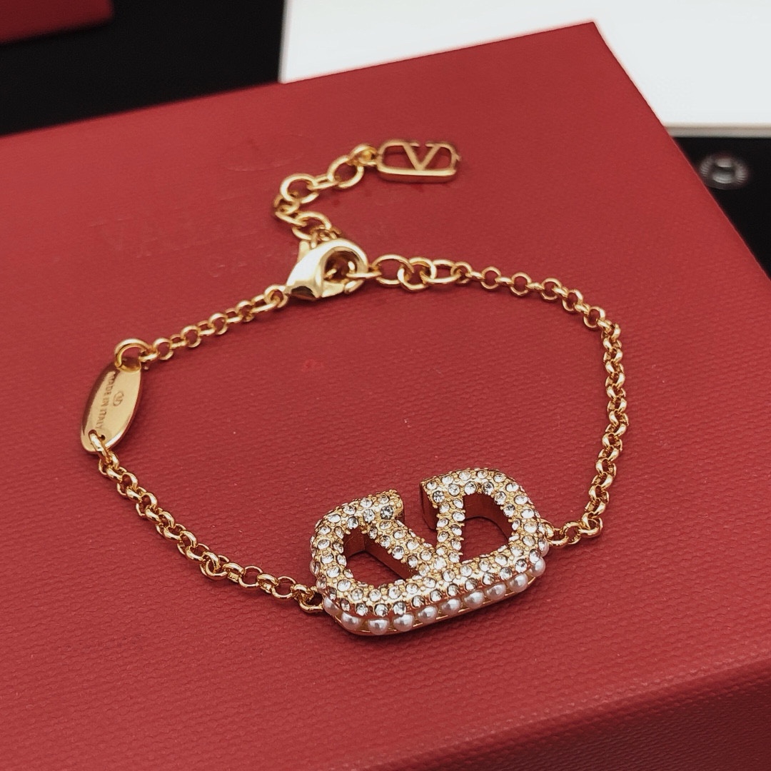 200 VSL0026 bracelets. It’s Z-Bronze