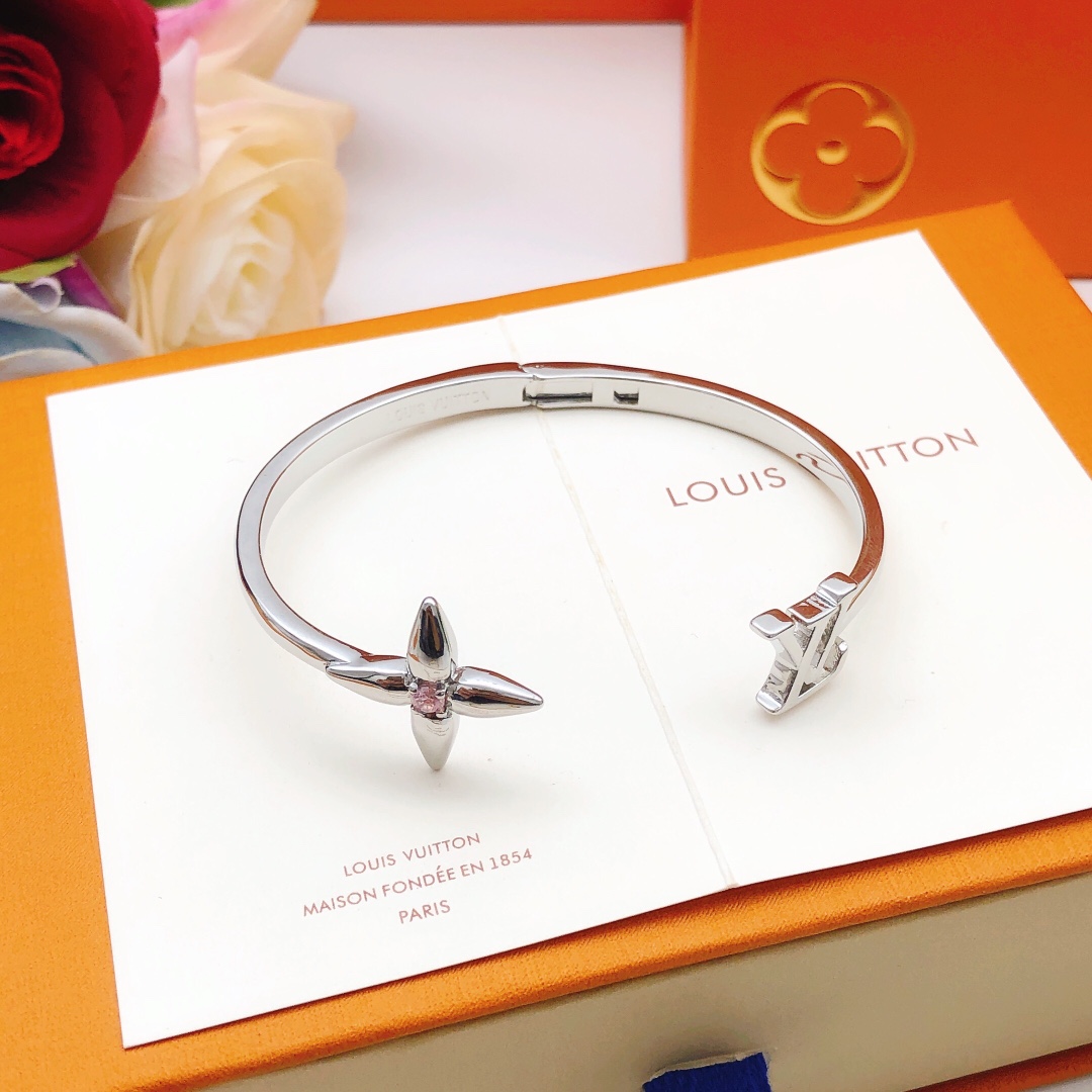 Louis Vuitton Haute Couture Haute Couture Fine Jewelry Necklace Bracelet 5