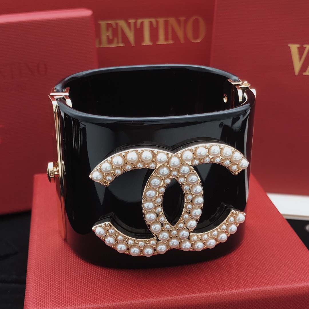 Jimmy Choo Haute Couture Haute Couture Fine Jewelry Necklace Bracelet 2