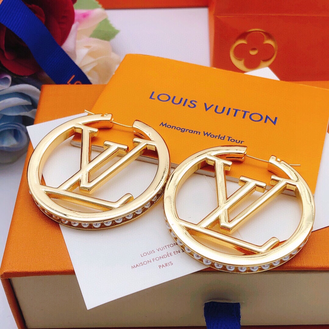 编号LED0153 5cm
 【Lv*最新款🆕🆕圆形金色耳环边缘镶嵌米珠】一致专柜🆕黄铜材质