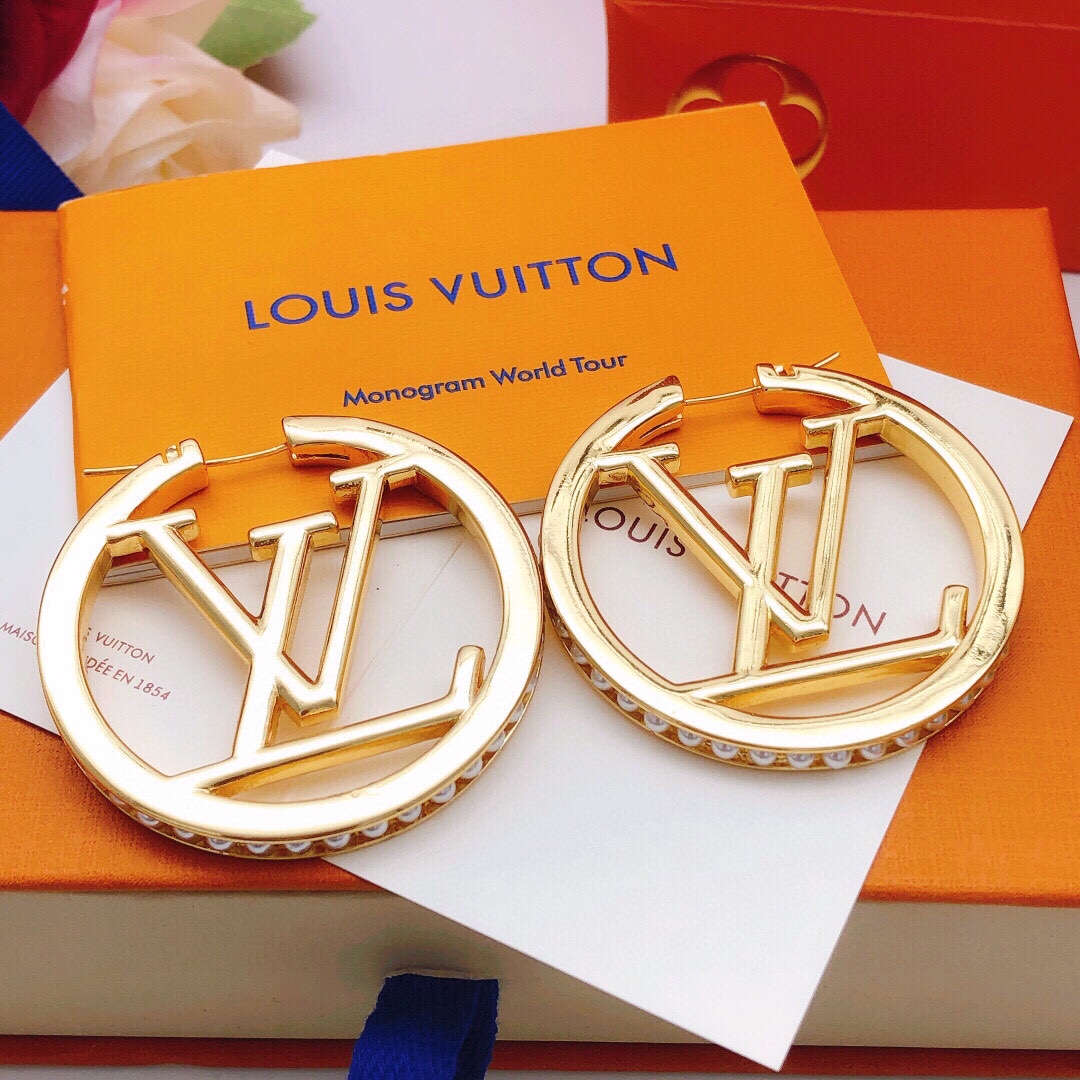 编号LED0153 5cm
 【Lv*最新款🆕🆕圆形金色耳环边缘镶嵌米珠】一致专柜🆕黄铜材质