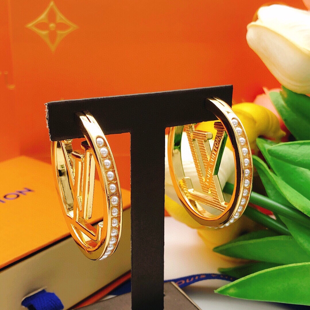 编号LED0153 5cm
 【Lv*最新款🆕🆕圆形金色耳环边缘镶嵌米珠】一致专柜🆕黄铜材质