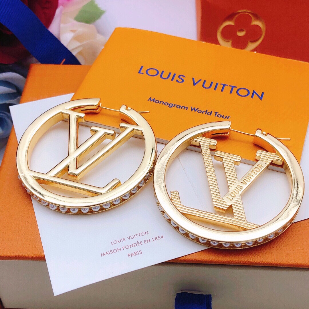 编号LED0153 5cm
 【Lv*最新款🆕🆕圆形金色耳环边缘镶嵌米珠】一致专柜🆕黄铜材质