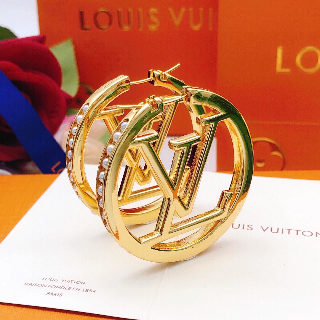 编号LED0153 5cm
 【Lv*最新款🆕🆕圆形金色耳环边缘镶嵌米珠】一致专柜🆕黄铜材质
