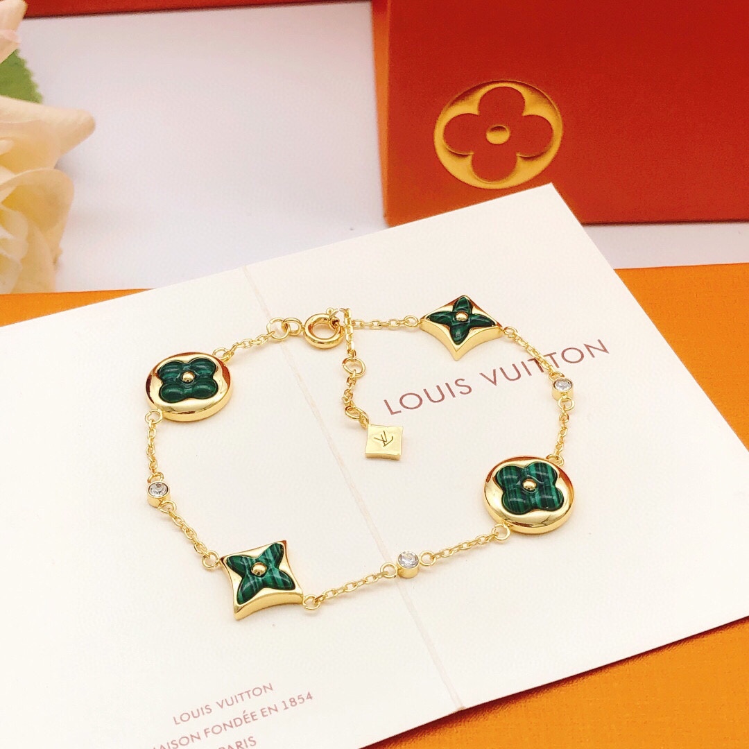 编号LSL0106
 【Lv*最新款🆕🆕绿色绿贝母】一致专柜🆕黄铜材质