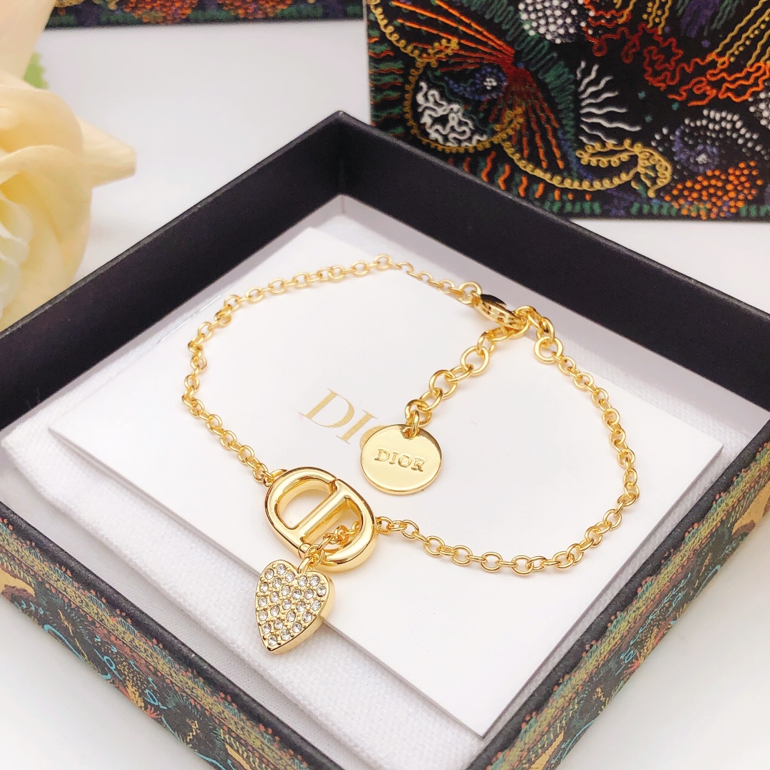 NO:104915,Number DSL01 [dio* latest pig nose love bracelet] consistent ZP brass material, jewelry quality, dior, bracelet19860909编号DSL01【dio*最新款猪鼻子爱心手链】一致ZP黄铜材质,饰品精品,dior,bracelet,Jewelry