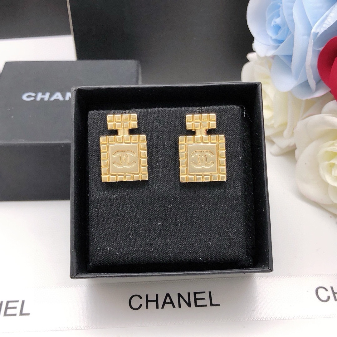 CHANEL 新品 小香双c香水瓶耳钉 品质,专柜开模,专柜同黄铜材质 3