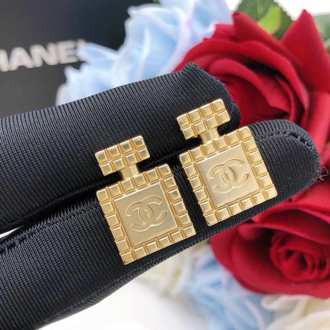 CHANEL 新品 小香双c香水瓶耳钉 品质,专柜开模,专柜同黄铜材质 6