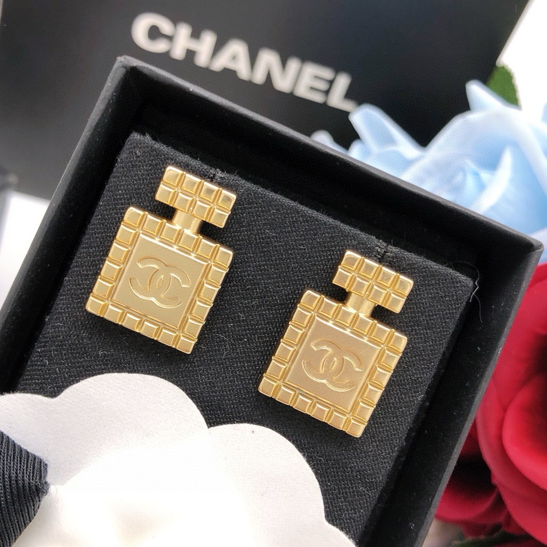 CHANEL 新品 小香双c香水瓶耳钉 品质,专柜开模,专柜同黄铜材质 2
