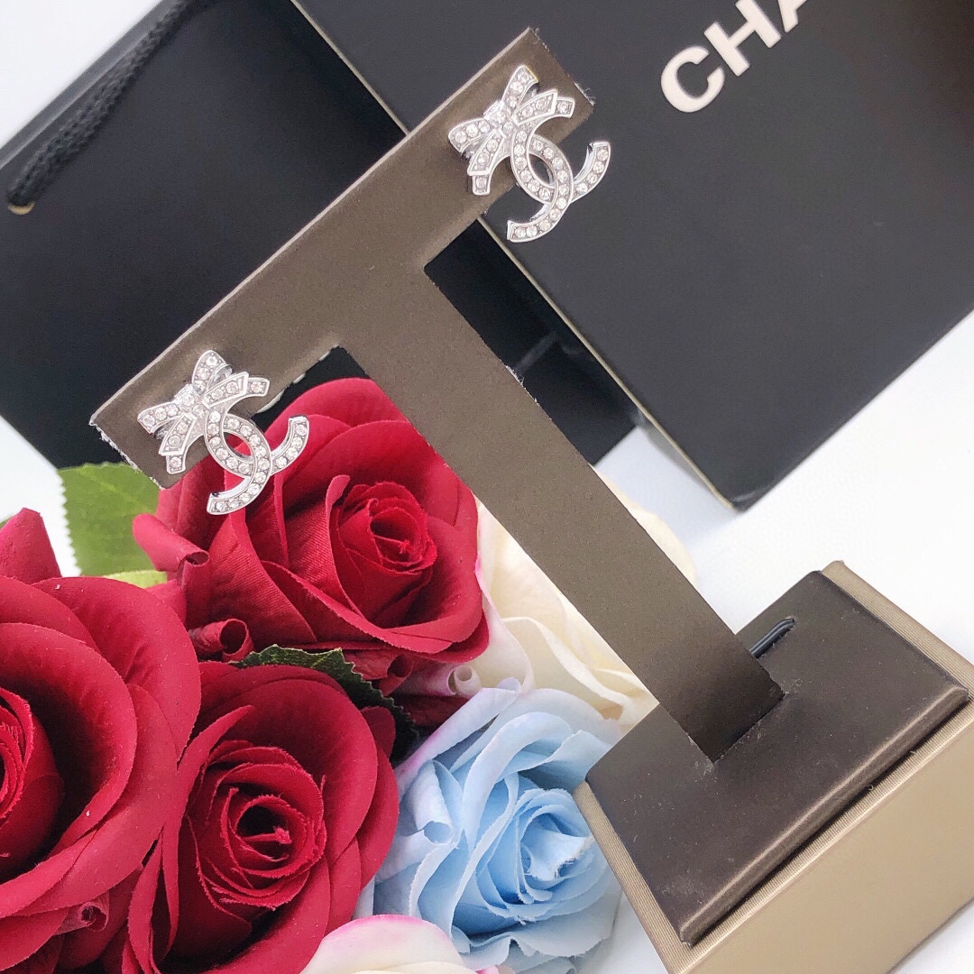 编号XED0807 【ch*nel最新款🆕🆕蝴蝶结镶钻】一致专柜🆕黄铜材质