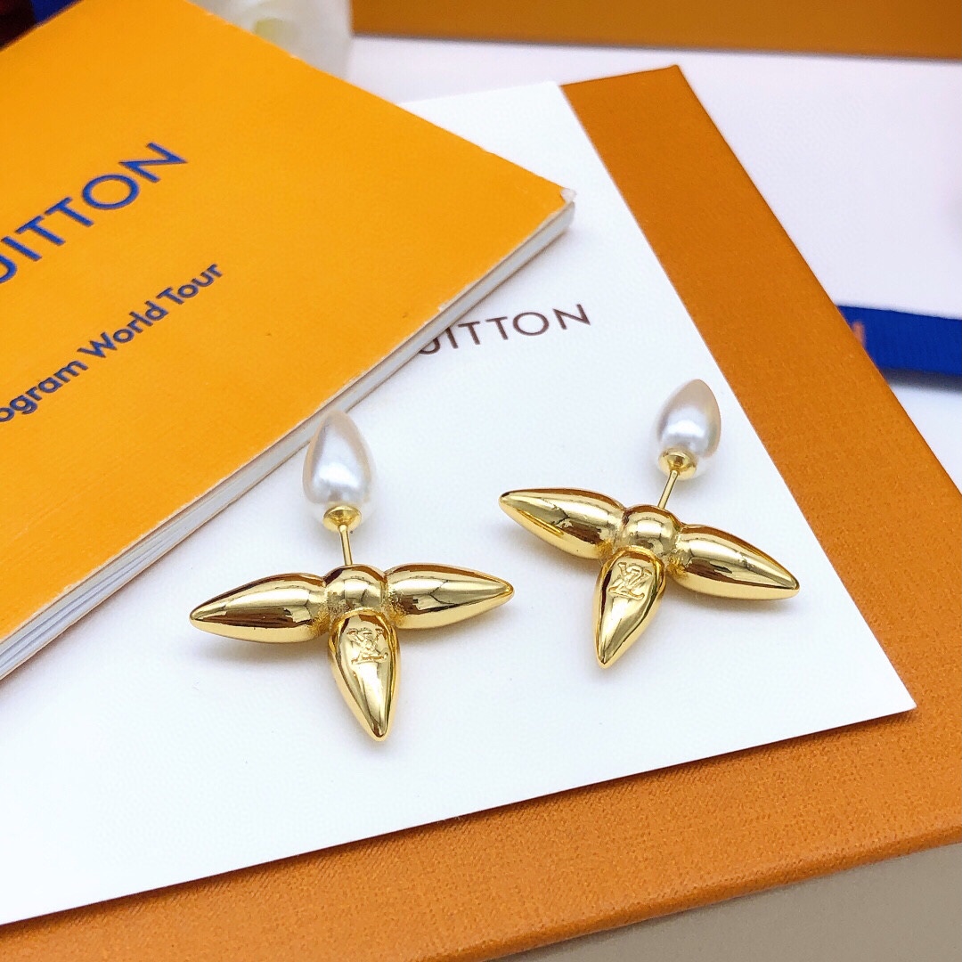 Louis Vuitton Monogram Stud Earrings (Polished Finish - Comprehensive 2