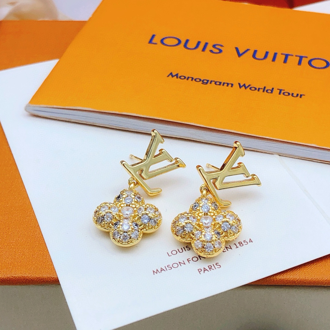 编号LED0255
 【Lv*最新款🆕🆕金色花朵项链耳钉】一致专柜🆕黄铜材质