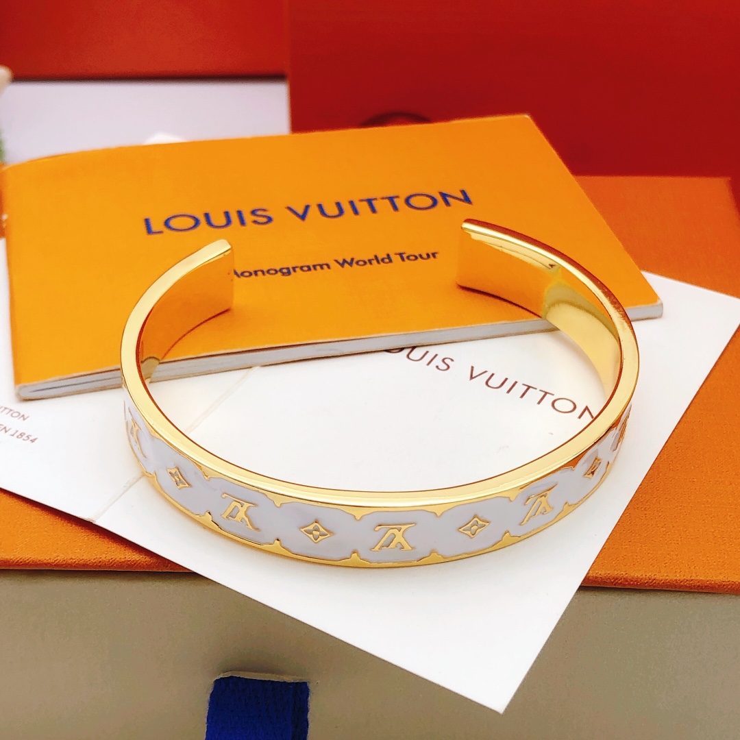 编号LSZ0002
 【Lv*最新款🆕🆕白色滴油手镯】一致专柜🆕黄铜材质