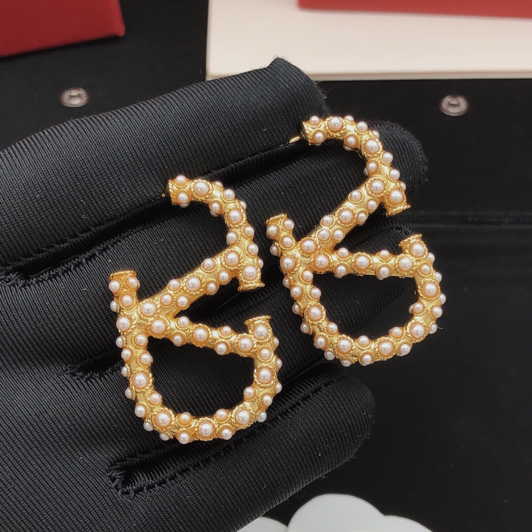 NO:107279,Number VED0290 Large size [ValenTi*o latest diamond-inlaid rice bead earrings] Consistent ZP brass material, jewelry quality, valentino19860909编号VED0290 大号【ValenTi*o最新款镶钻米珠耳钉】一致ZP黄铜材质,饰品精品,valentino,Jewelry