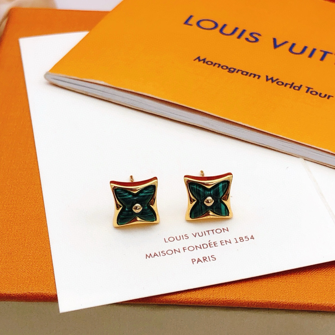 Louis Vuitton Lv*最新款 绿贝母耳钉一致ZP黄铜材质