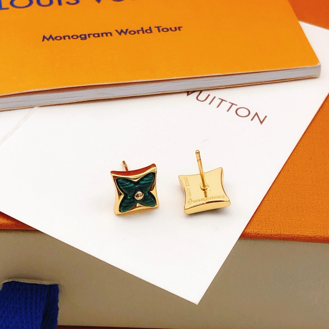 Louis Vuitton Lv*最新款 绿贝母耳钉一致ZP黄铜材质