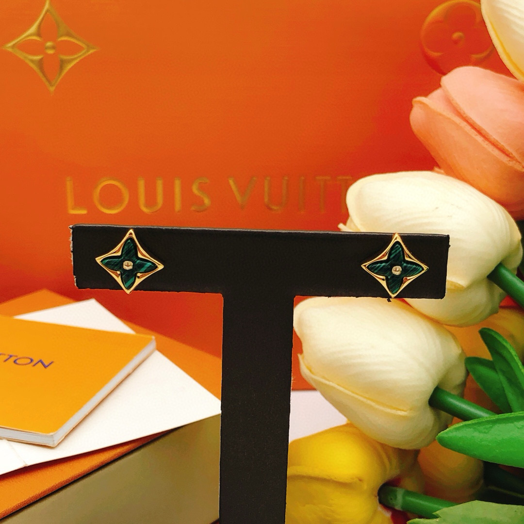 Louis Vuitton Lv*最新款 绿贝母耳钉一致ZP黄铜材质