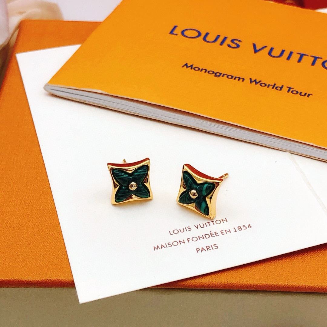 Louis Vuitton Lv*最新款 绿贝母耳钉一致ZP黄铜材质