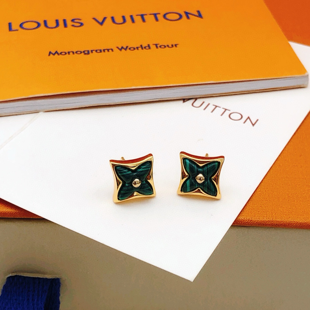 Louis Vuitton Lv*最新款 绿贝母耳钉一致ZP黄铜材质