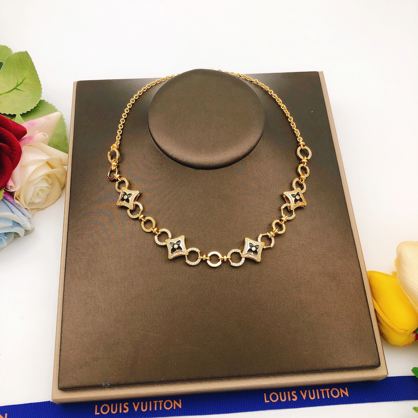 Louis Vuitton Haute Joaillerie Fine Jewelry Earrings Necklace Ring 4