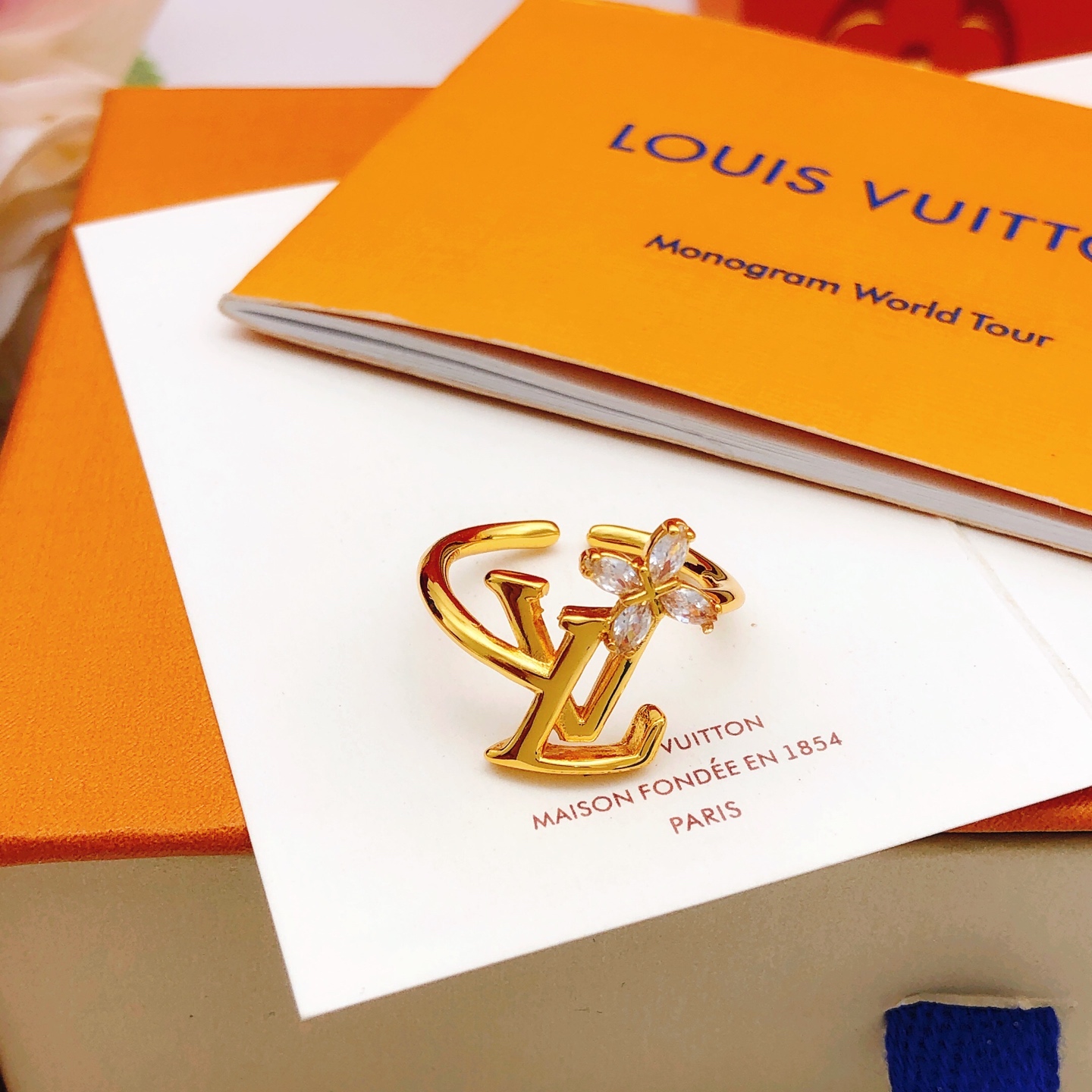 Louis Vuitton Haute Couture Haute Couture Fine Jewelry Necklace Bracelet 4