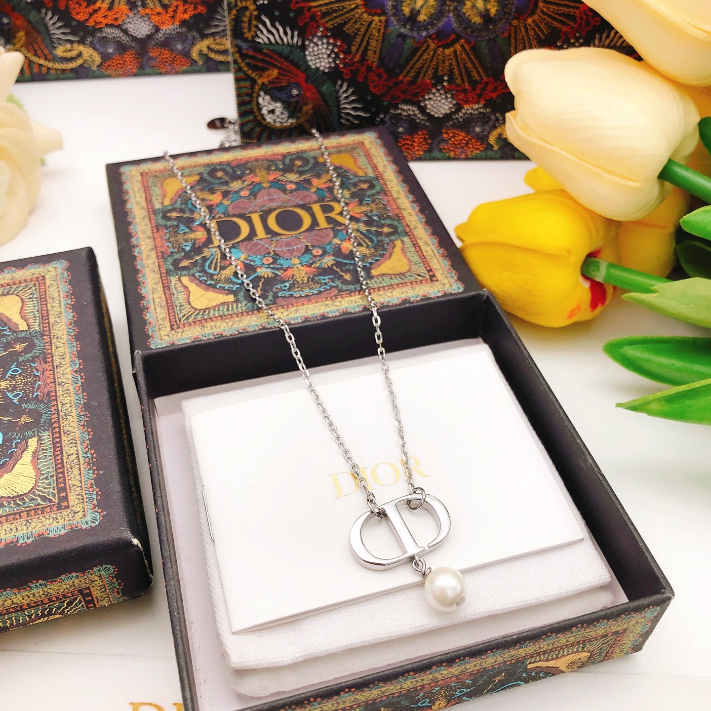 编号DXL0044
 【dio*最新款🆕🆕银色吊珍珠项链】一致专柜🆕黄铜材质