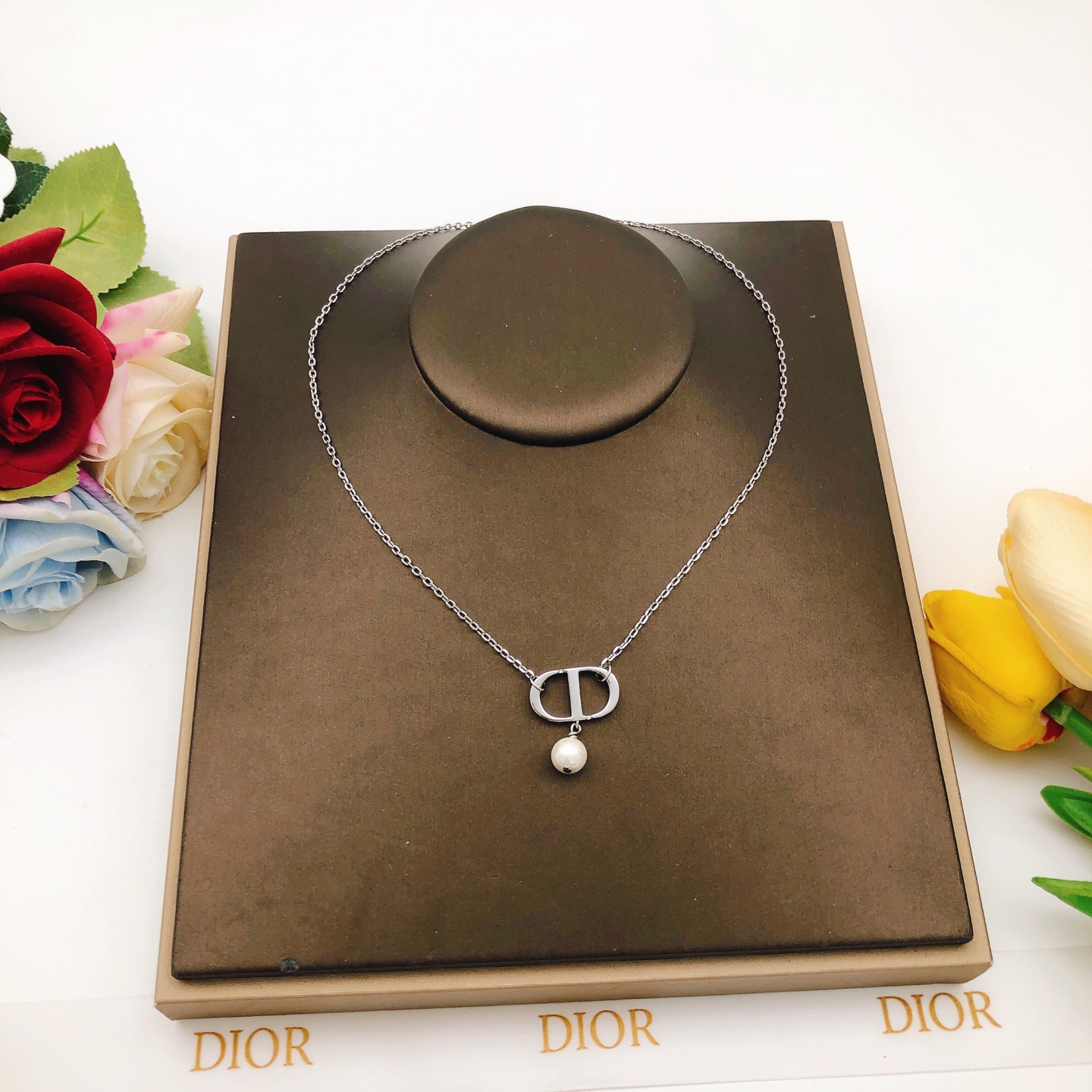 编号DXL0044
 【dio*最新款🆕🆕银色吊珍珠项链】一致专柜🆕黄铜材质