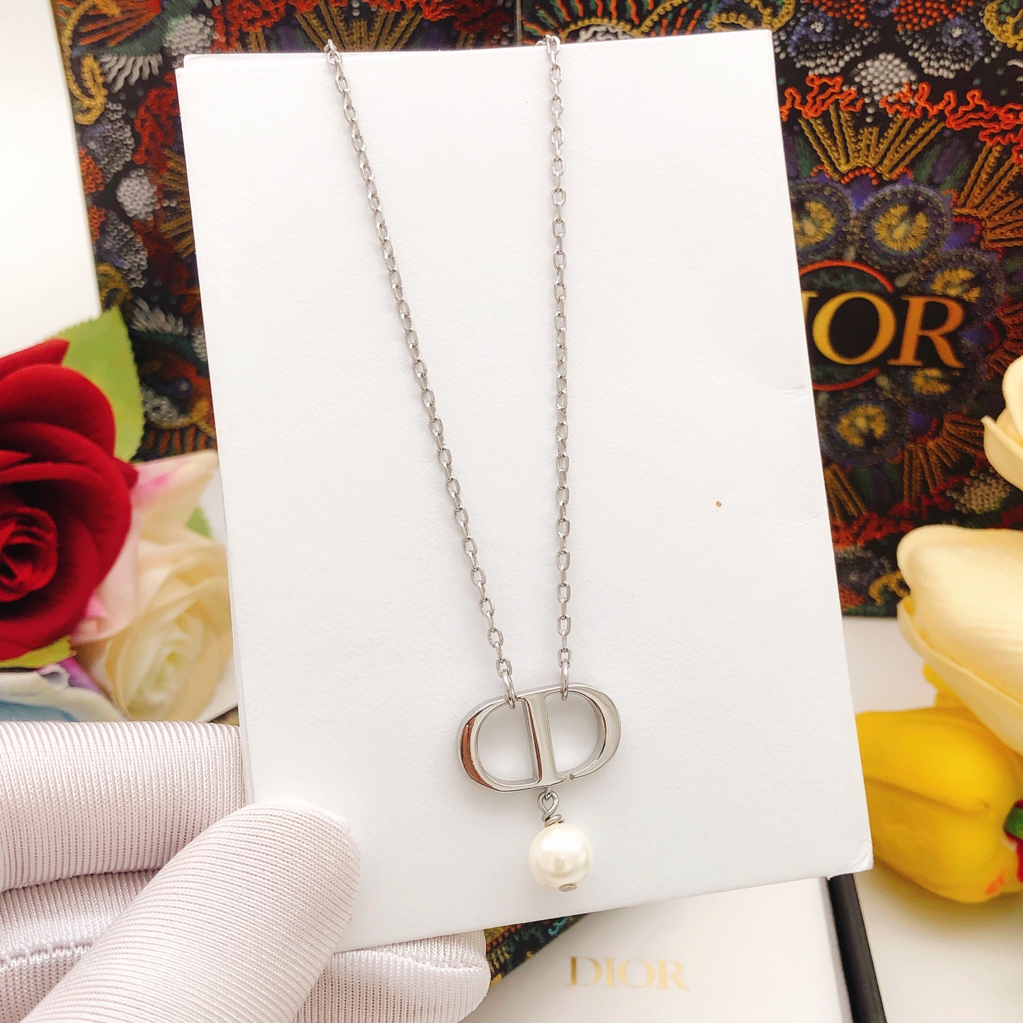 编号DXL0044
 【dio*最新款🆕🆕银色吊珍珠项链】一致专柜🆕黄铜材质