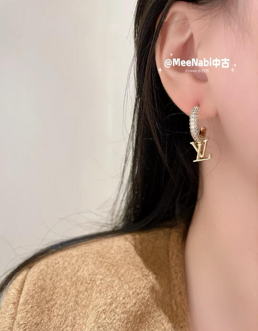 编号LED0201
 【Lv*最新款🆕🆕耳勾】一致专柜🆕黄铜材质