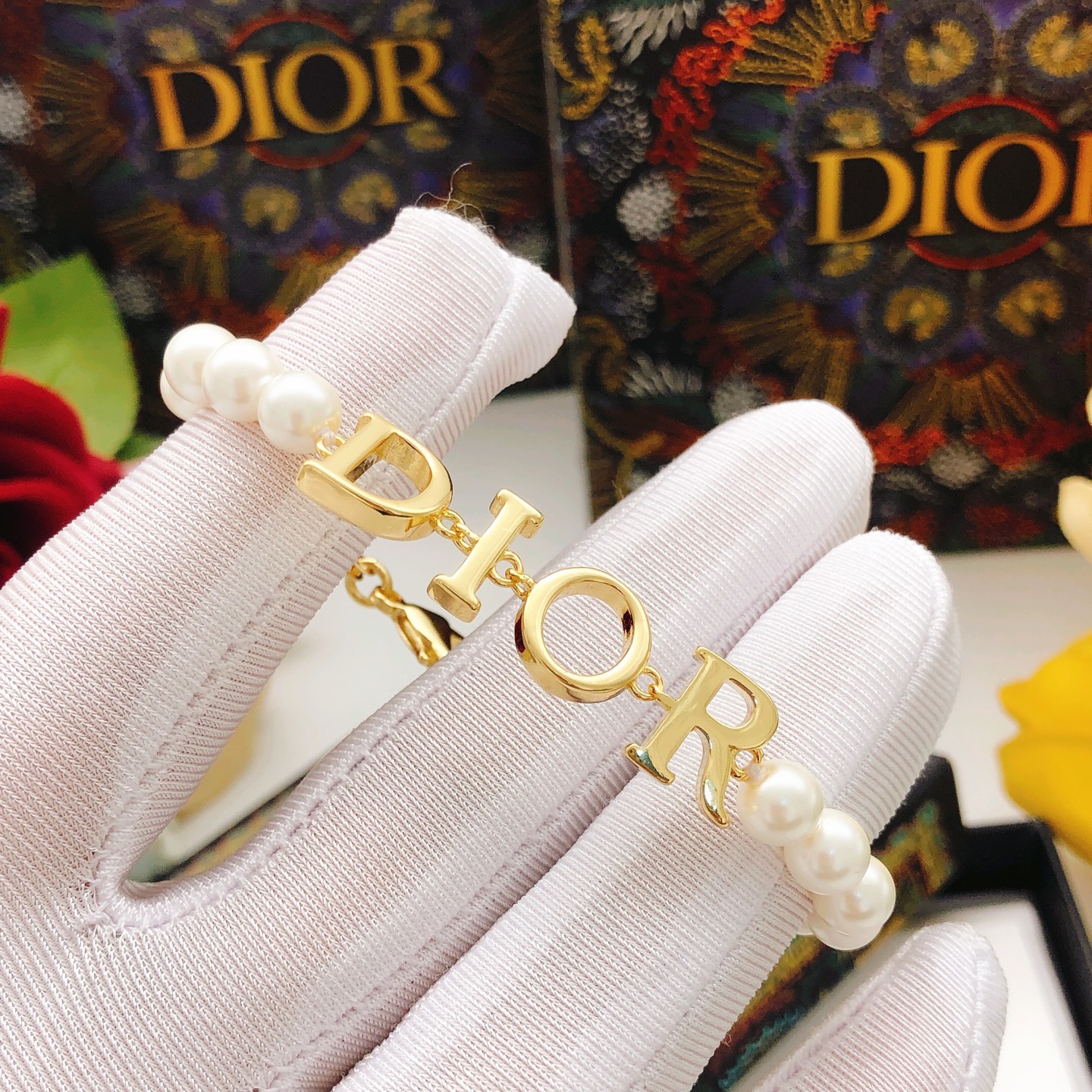 编号DSL0053
 【dio*最新款🆕🆕珍珠手链】一致专柜🆕黄铜材质