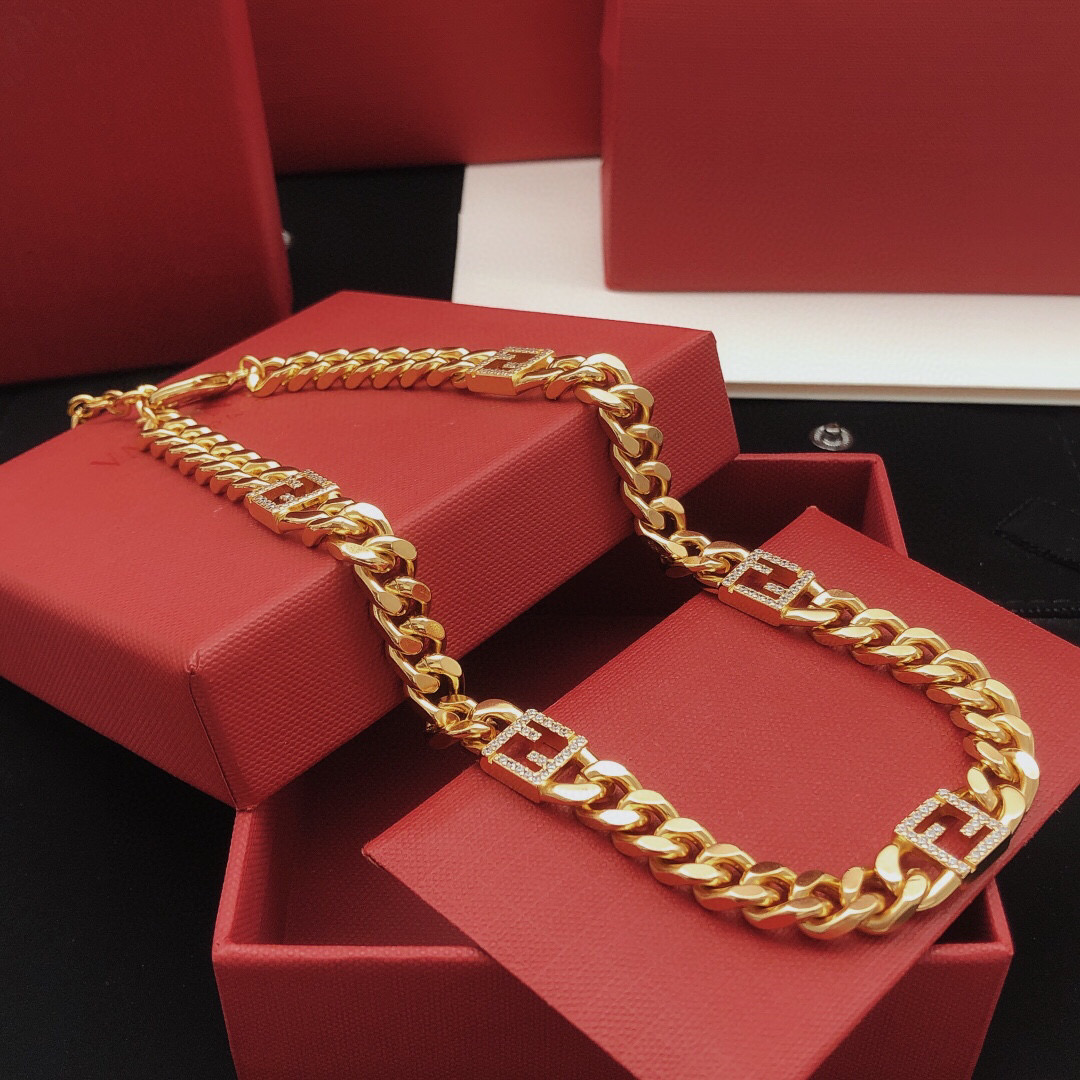 p280 number FDXL0018 Findi’s necklace, chain F, drill
