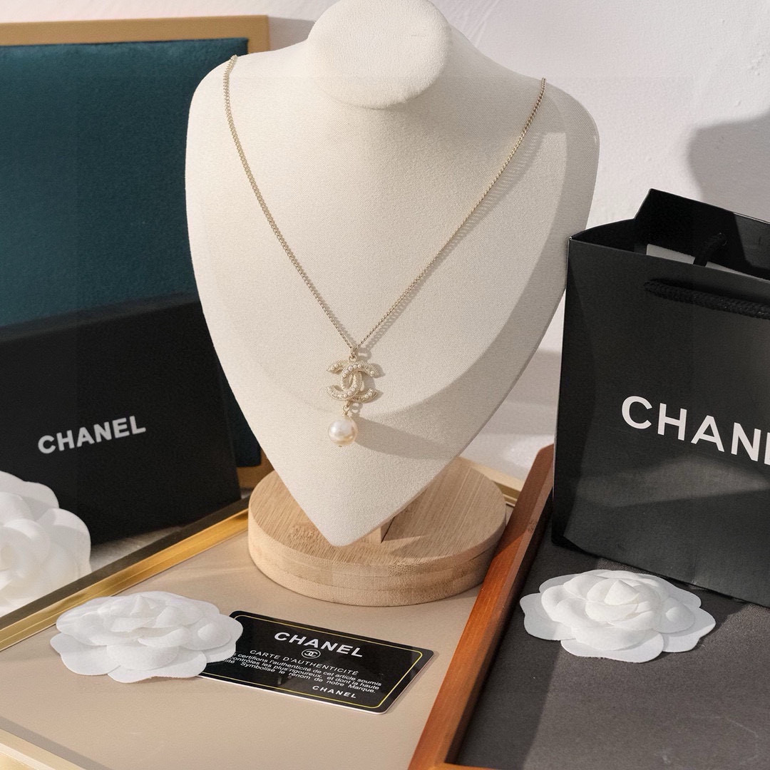 Chanel Haute Joaillerie Fine Jewelry Earrings Necklace Ring Ref.1AE0D393 3