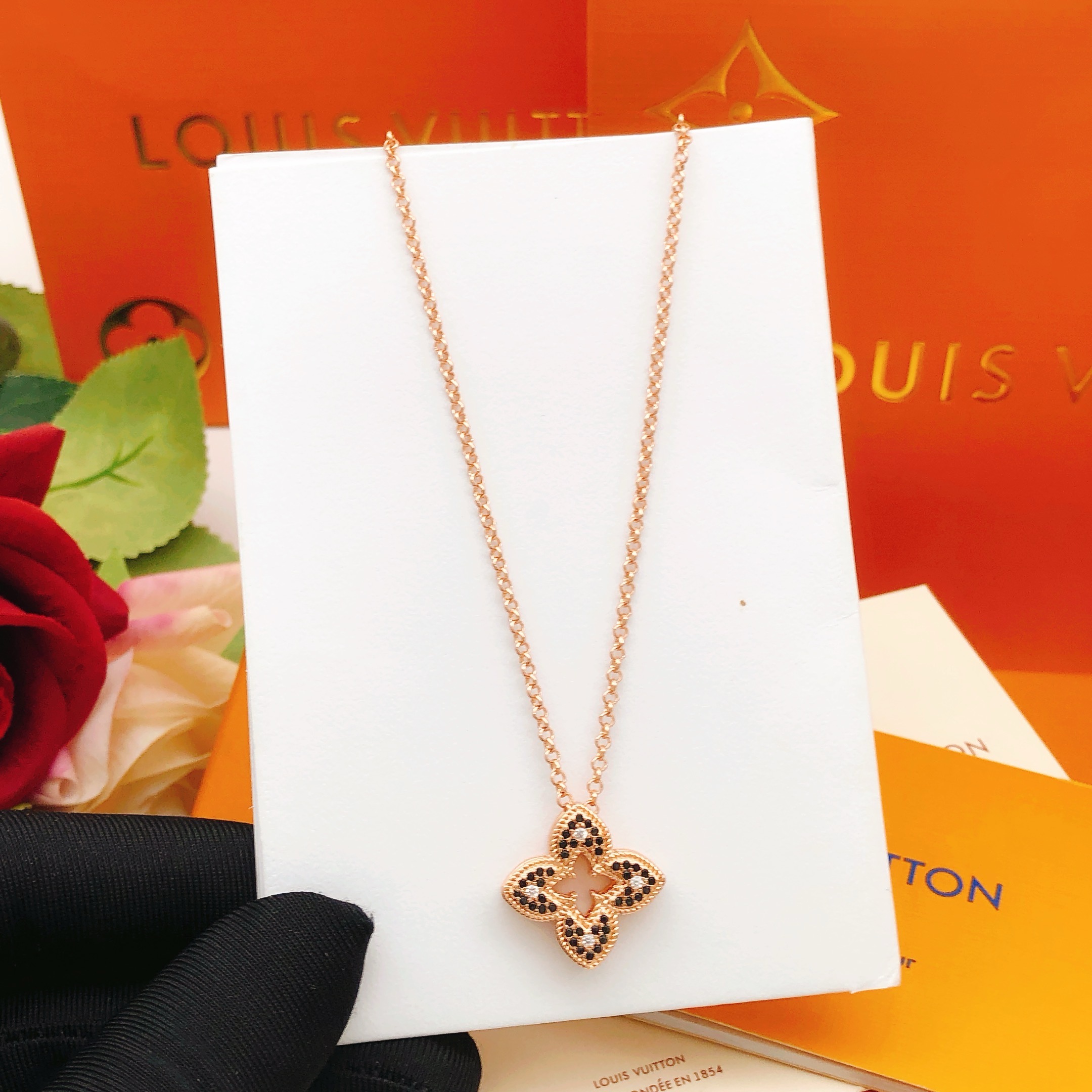 路易威登 Louis Vuitton 传世高定珠宝耳环项链戒指首饰 #9A7641B1 4