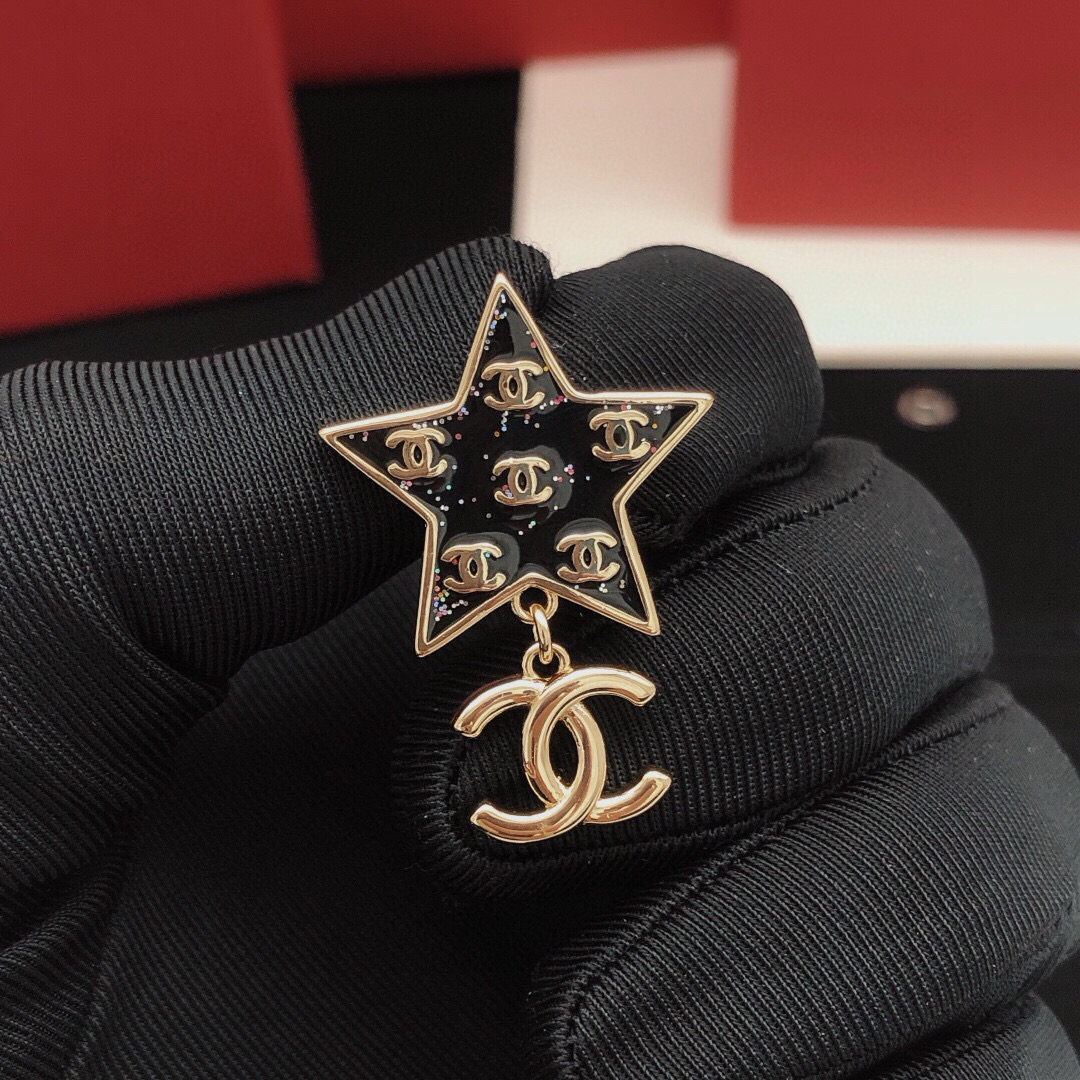 编号XED0731
 【ch*nel最新款🆕🆕星星耳钉】一致专柜🆕黄铜材质